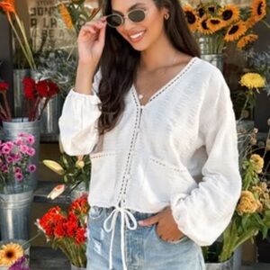 Illa Illa Bella Textured Lace Top